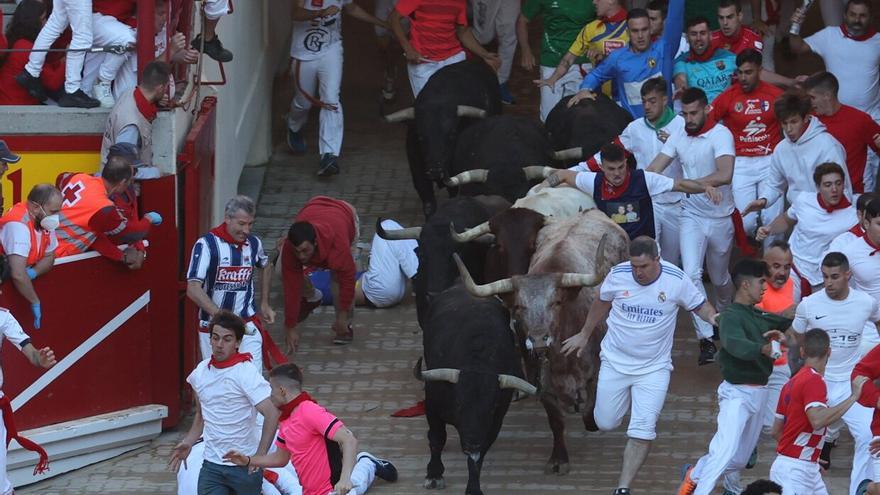 Vídeo y fotos del segundo encierro de San Fermín, tramo a tramo
