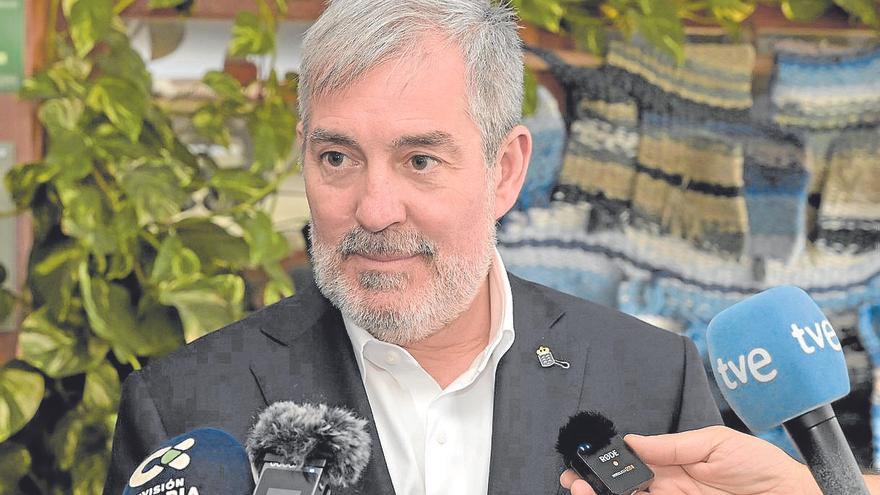 El Gobierno español acusa a Fernando Clavijo de deslealtad en el traslado de menores migrantes