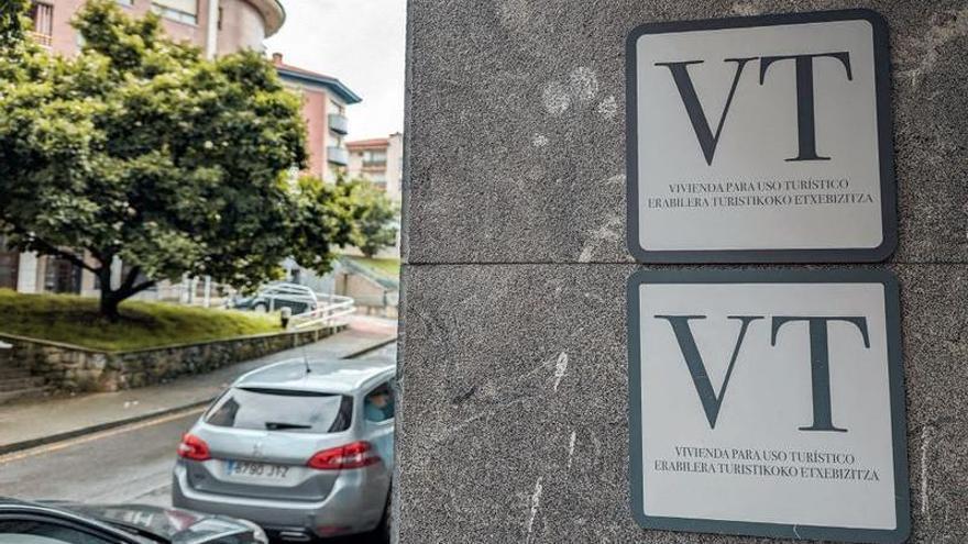 Una familia de turistas okupas en Lekeitio