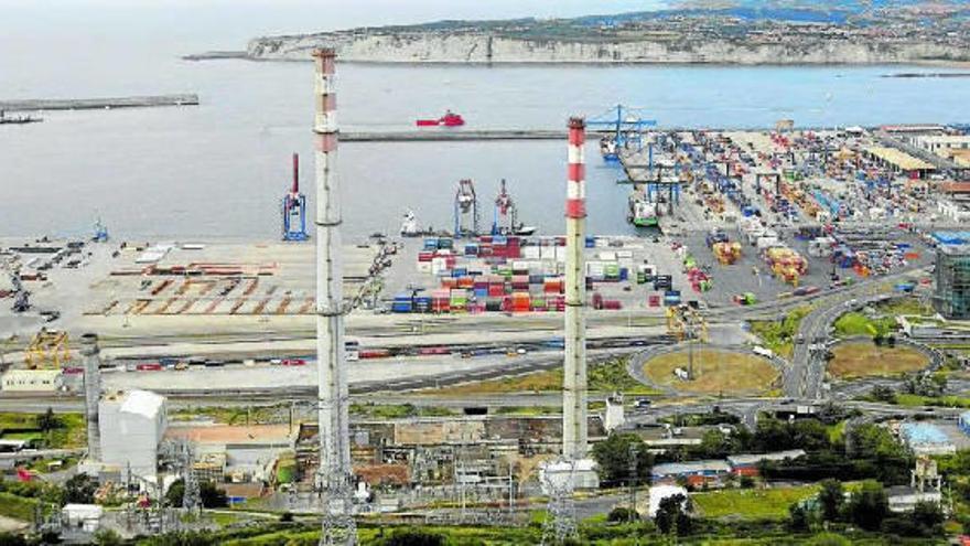 La central térmica de Iberdrola en Santurtzi, de fuel, se ha transformado en un ciclo combinado de gas.