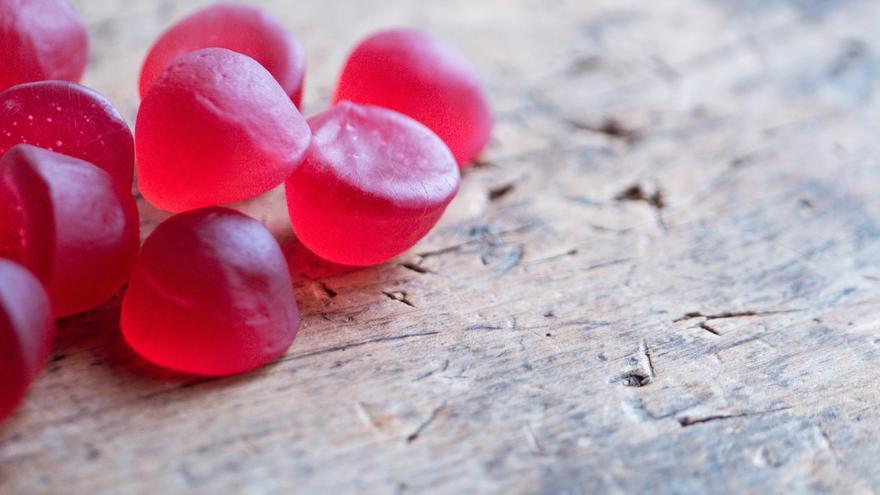 Gominolas de melatonina: el dulce reclamo que pone en alerta a los expertos