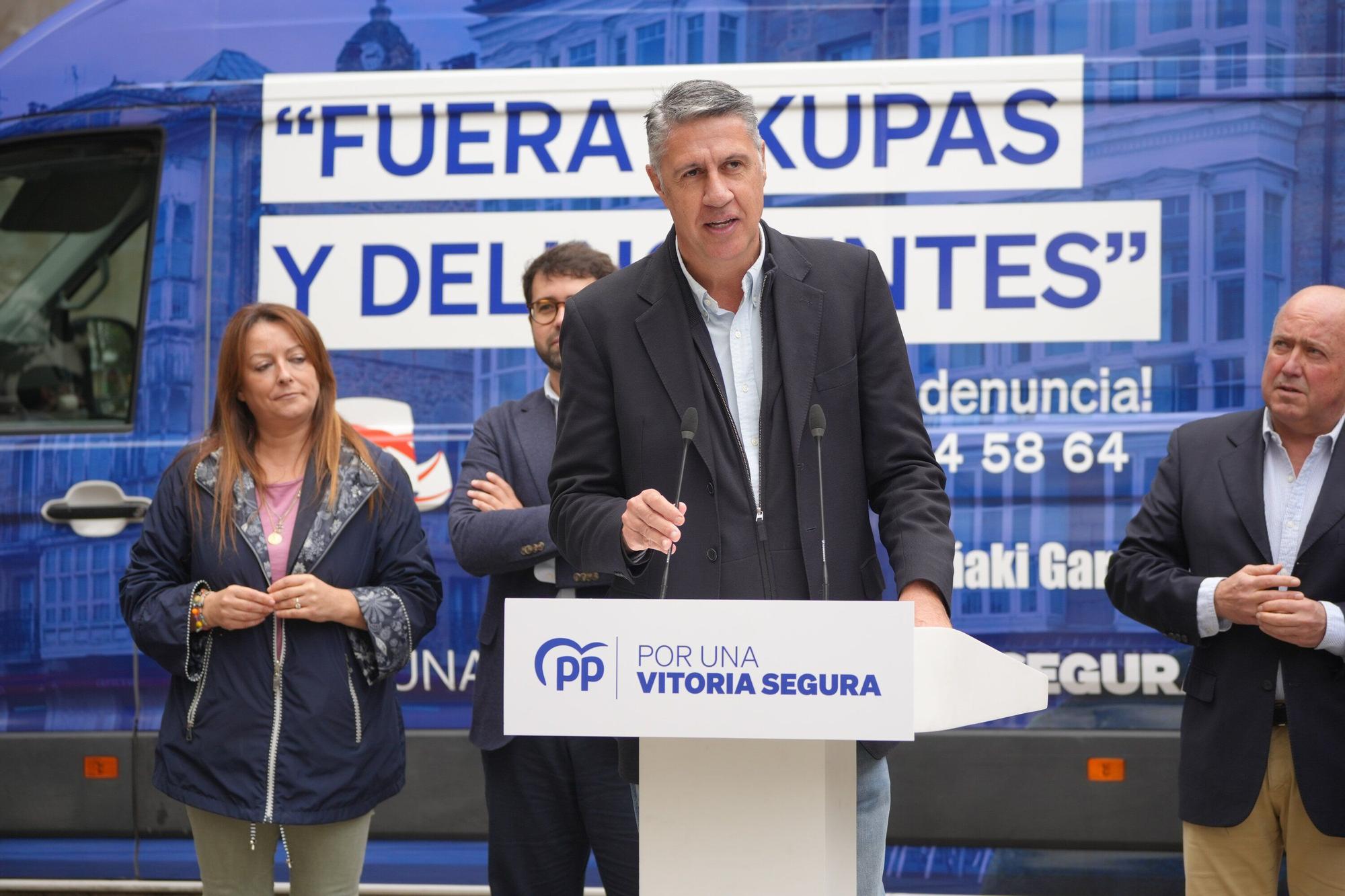 García Albiol apoya en Vitoria la campaña del PP "contra okupas y delincuentes"