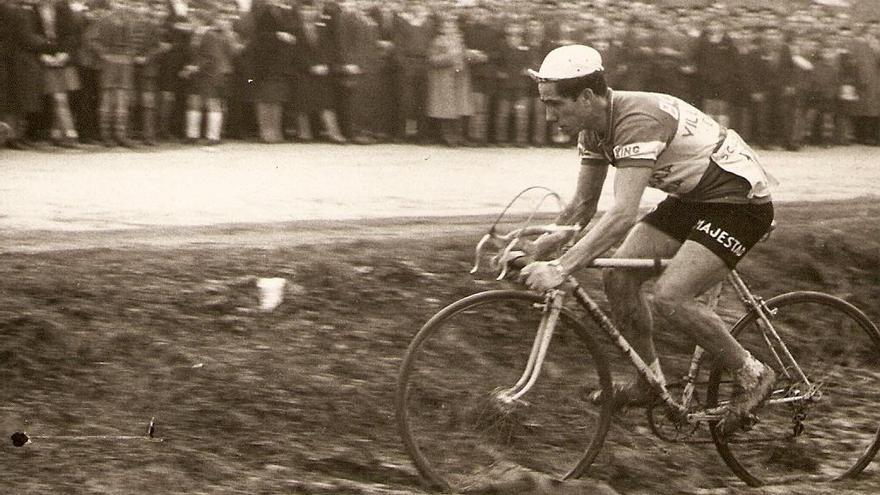 Imágenes del I Premio Gure Bide de Ciclocross celebrado en Elgoibar en 1960