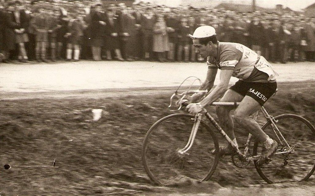 Imagenes del I Premio Gure Bide de Ciclocross celebrado en Elgoibar en 1960