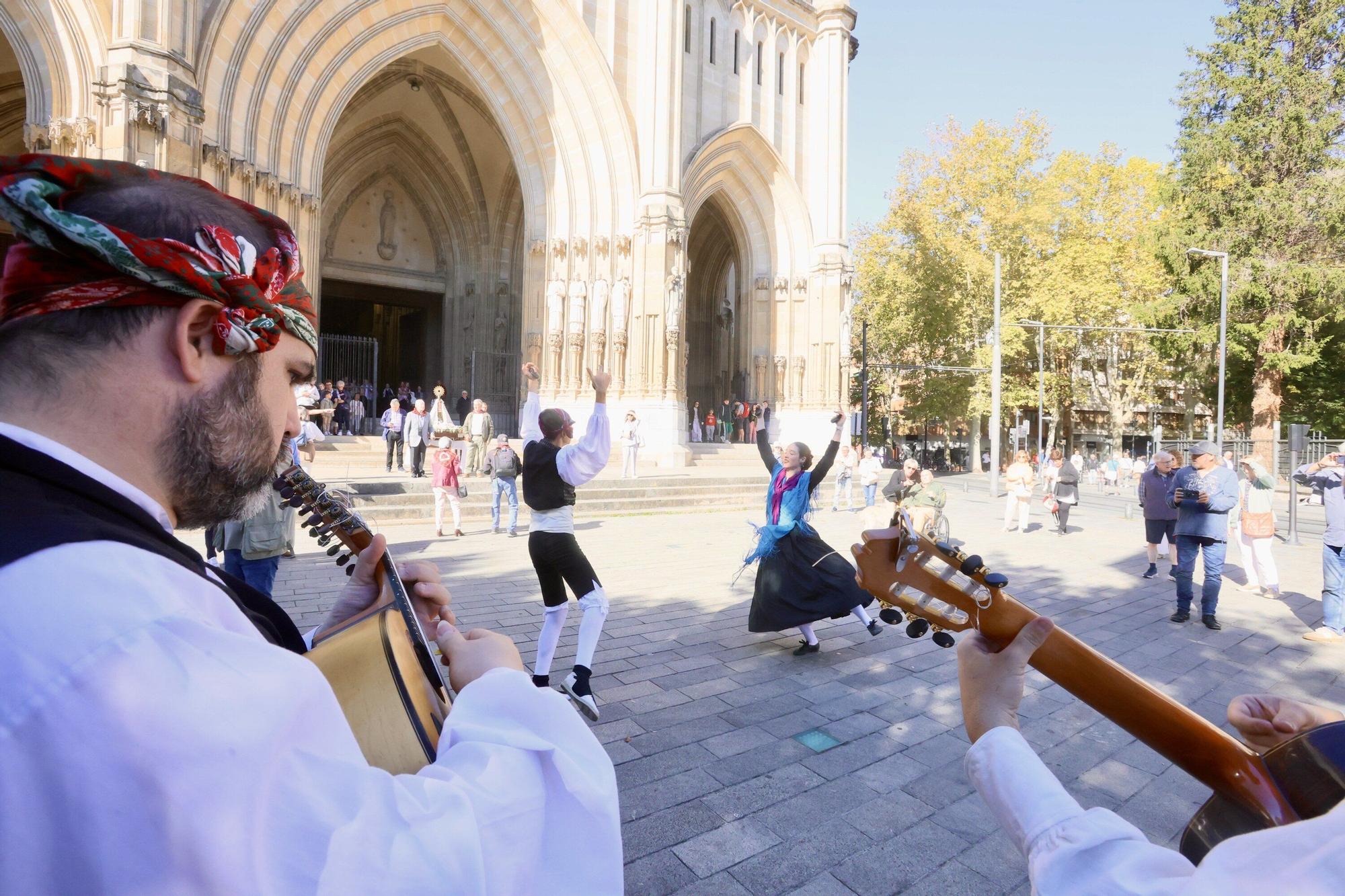 Vitoria celebra El Pilar de la mano de la Casa de Aragón
