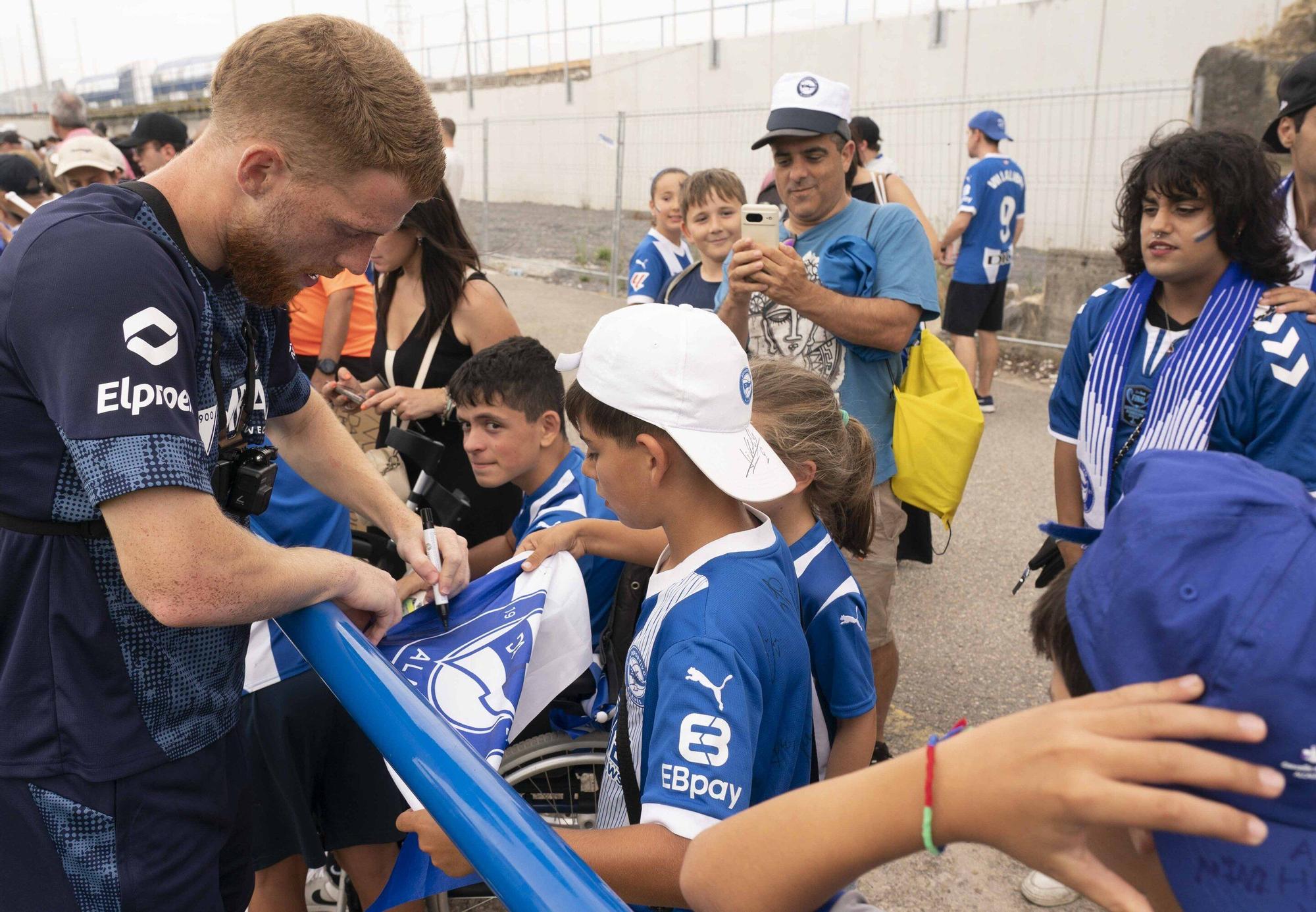 En imágenes: Una afición entregada al Alavés