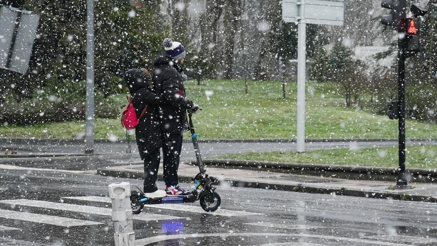 La nieve cubre Álava en el día más invernal del año