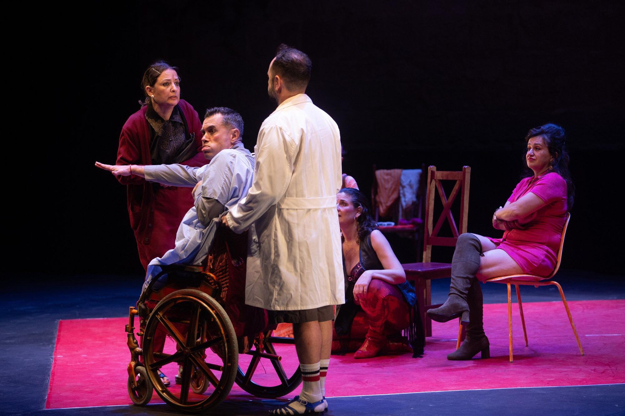 Fotos de 'Las bingueras de Eurípides' en el Festival de Teatro de Olite 2025
