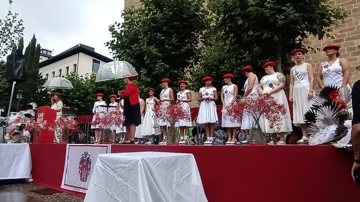 Presentación de las cantineras del Alarde mixto 2026 en Irun