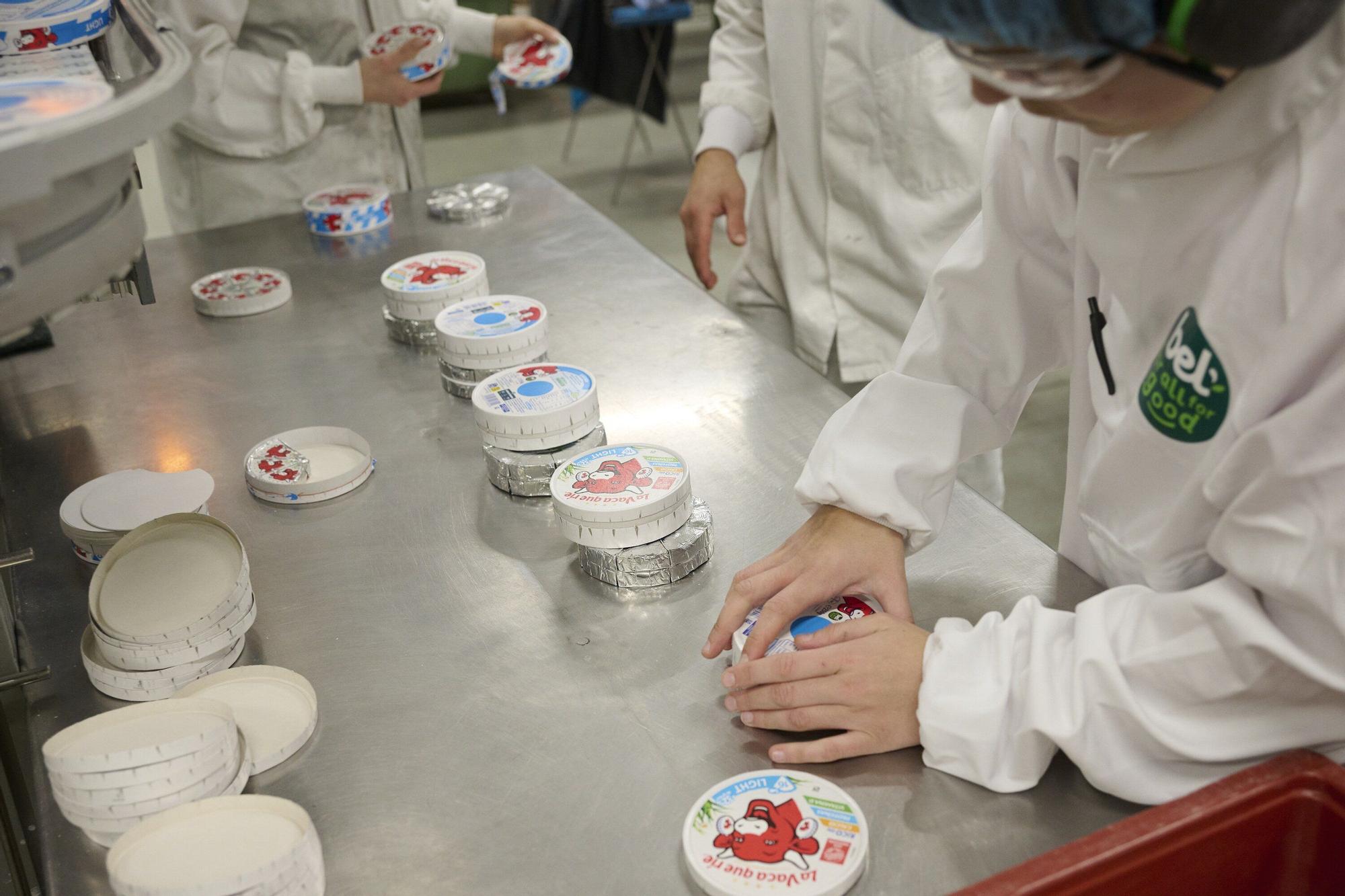 Fotos de la visita a la fábrica en Iraizotz de Grupo Bel