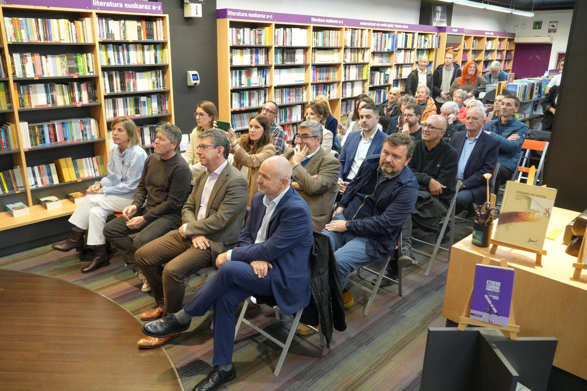 En imágenes: Elkar celebra 25 años en la calle San Prudencio