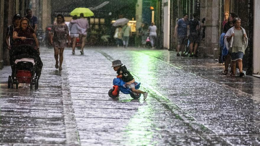 El bochorno que traen las tormentas eleva la sensación de calor en Navarra