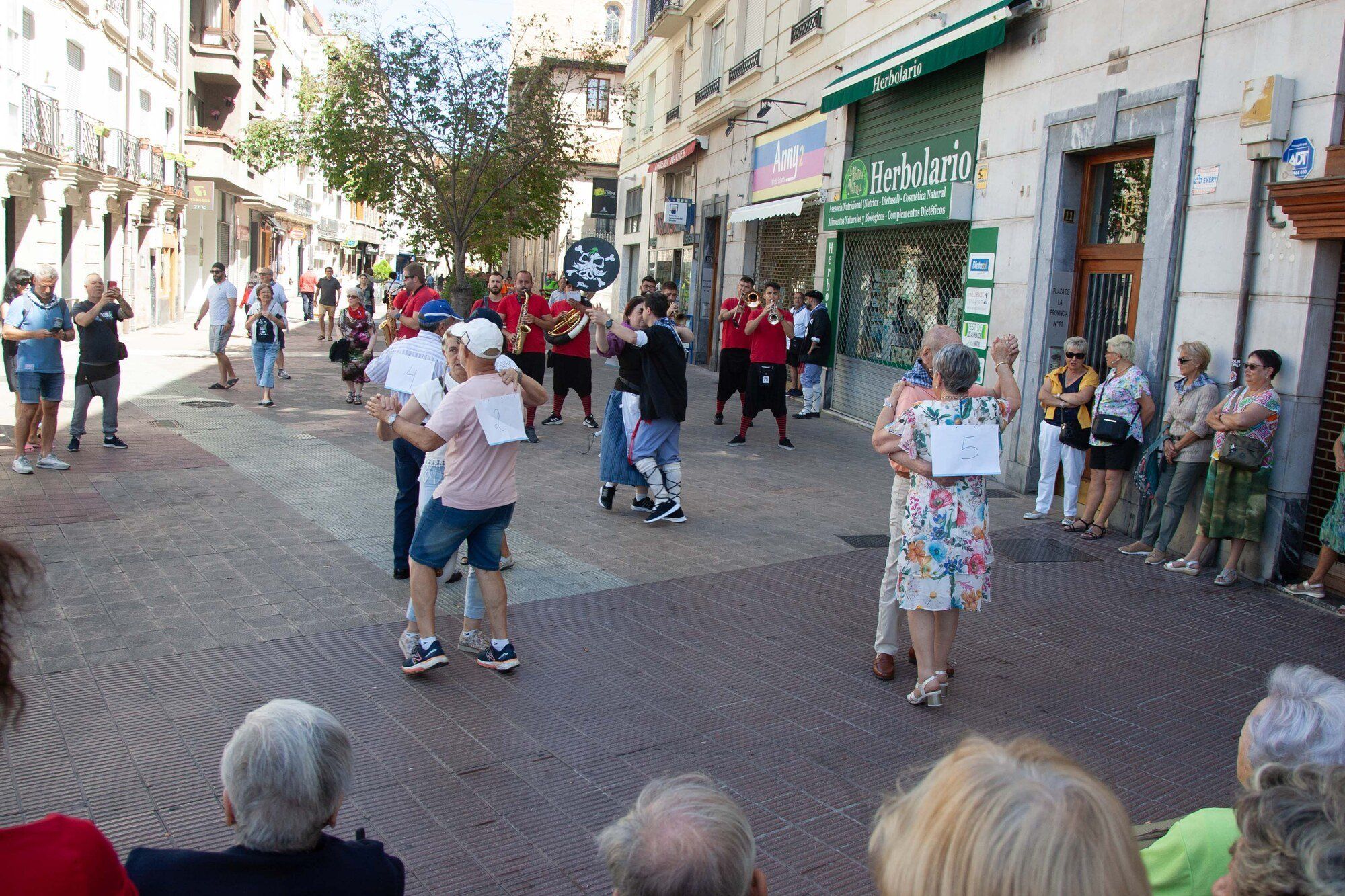 En imágenes: Las cuadrillas vuelven a tomar protagonismo con sus actividades en fiestas de 'La Blanca'