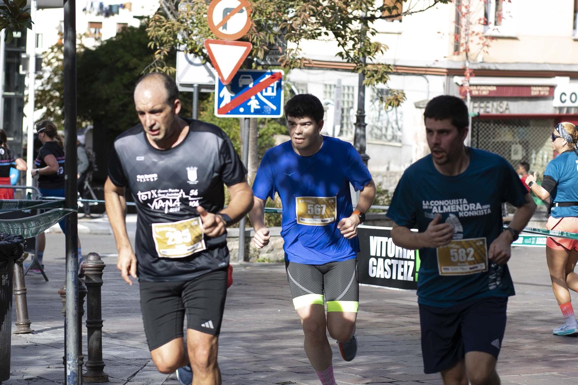 En imágenes: Miles de personas participan en La Conquista de la Almendra