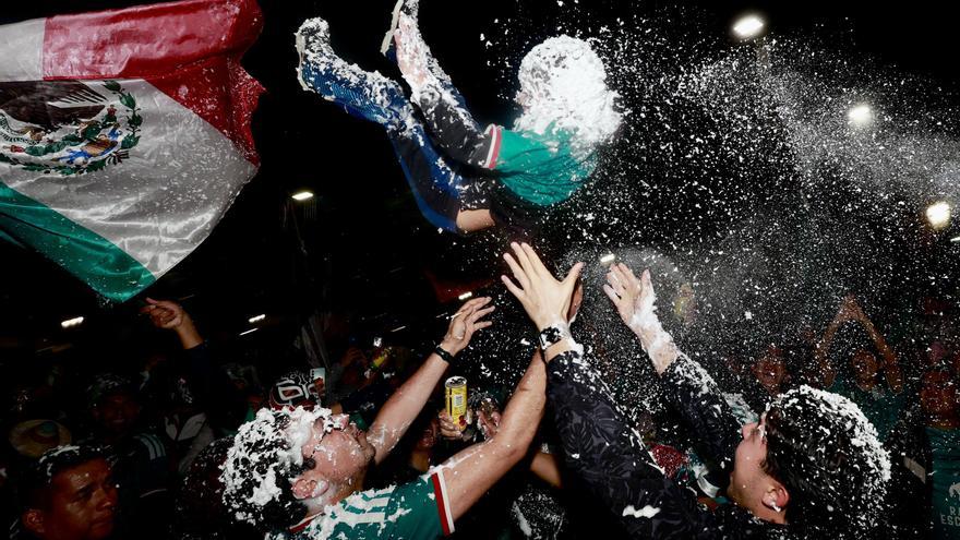 Tres muertos por asfixia durante las celebraciones del pase de México a octavos del Mundial