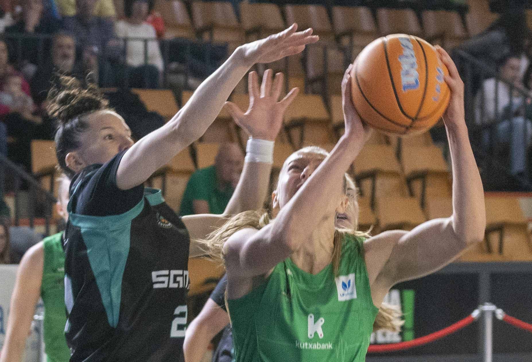 En imágenes: Derrota del Kutxabank Araski ante el Estepona