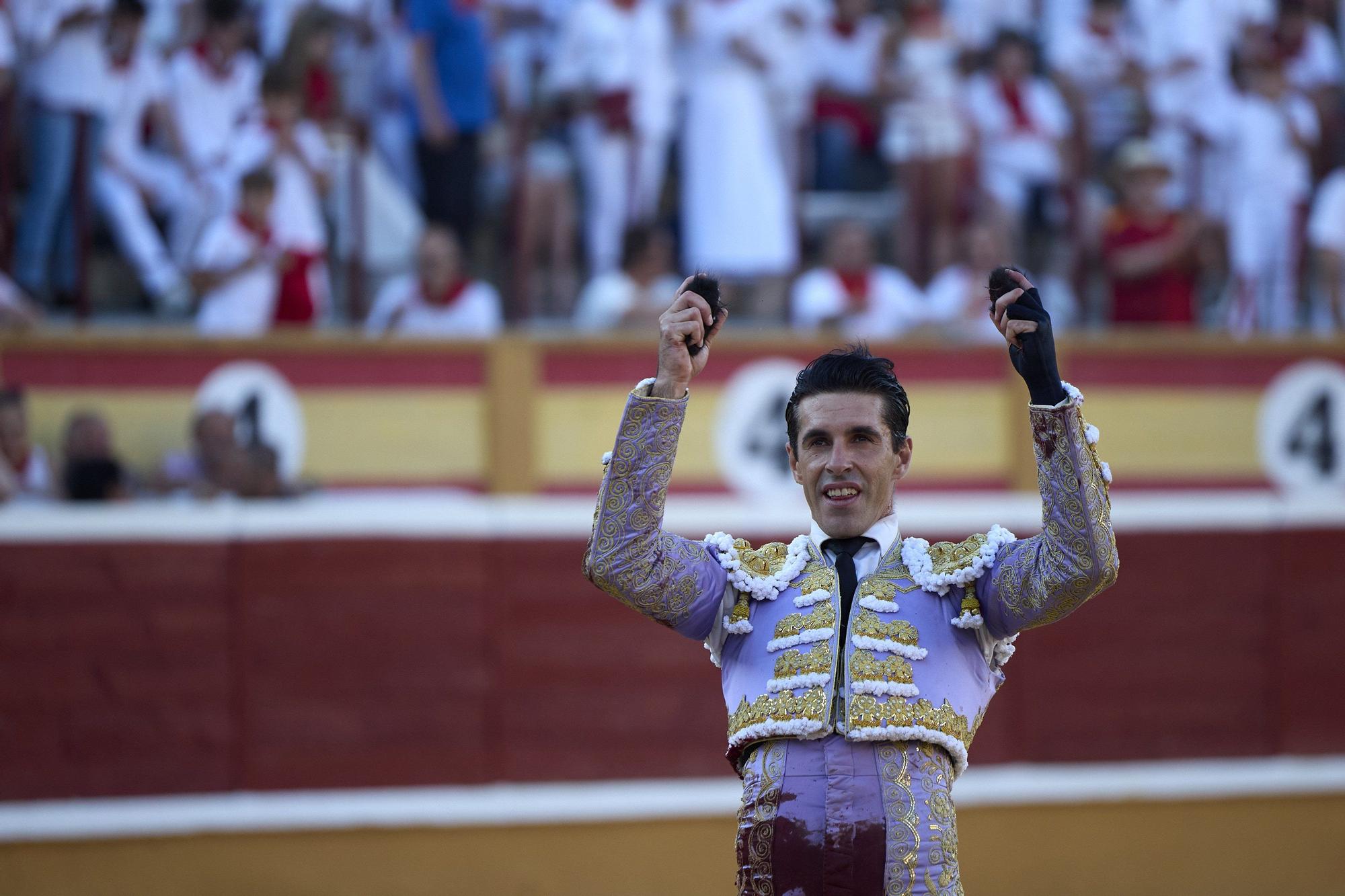 Fotos de la corrida de toros en Tudela con toros de Garzón Valdenebro