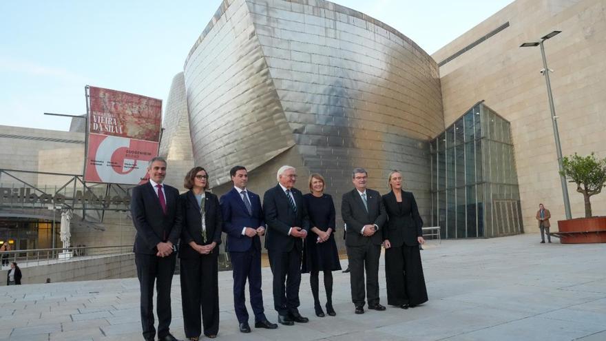 Steinmeier finaliza su viaje oficial a Euskadi con una visita al Museo Guggenheim de Bilbao