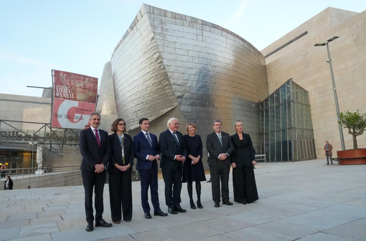 En imágenes: Steinmeier finaliza su viaje oficial a Euskadi con una visita al Museo Guggenheim de Bilbao
