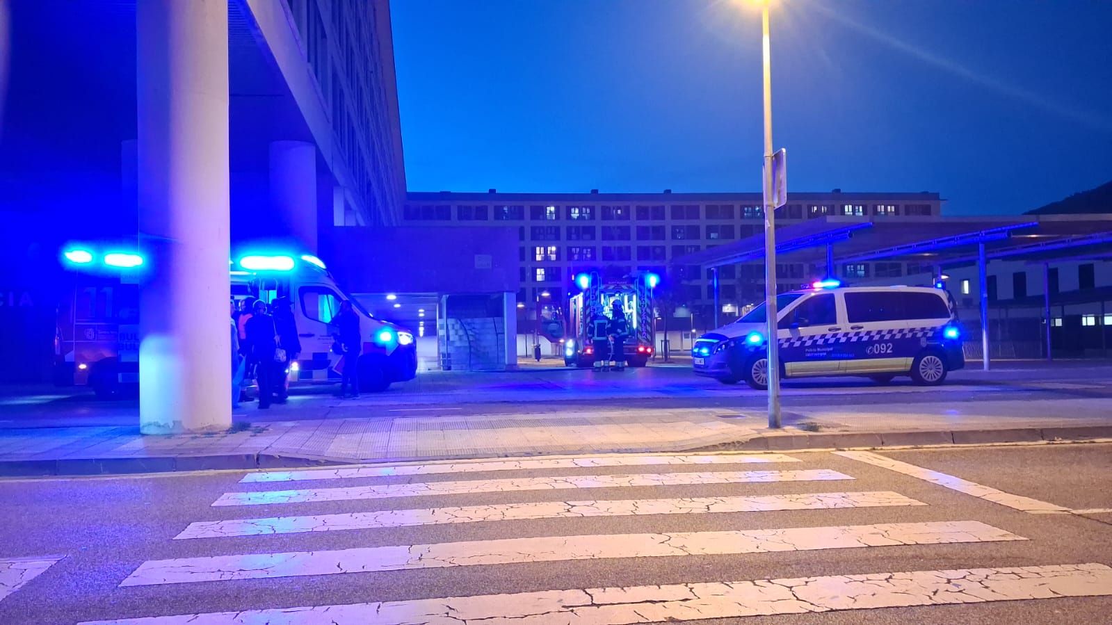 Fotos del incendio en una vivienda de Buztintxuri