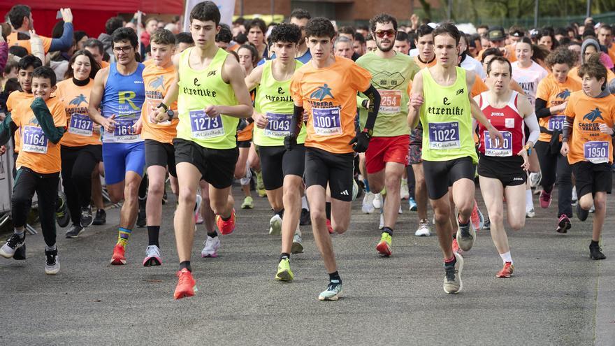 2.400 personas tiñen de naranja el campus de la Universidad de Navarra en en la X Carrera de los Valientes