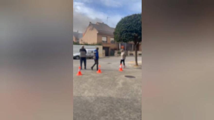 Imágenes del incendio de una vivienda en Cintruénigo