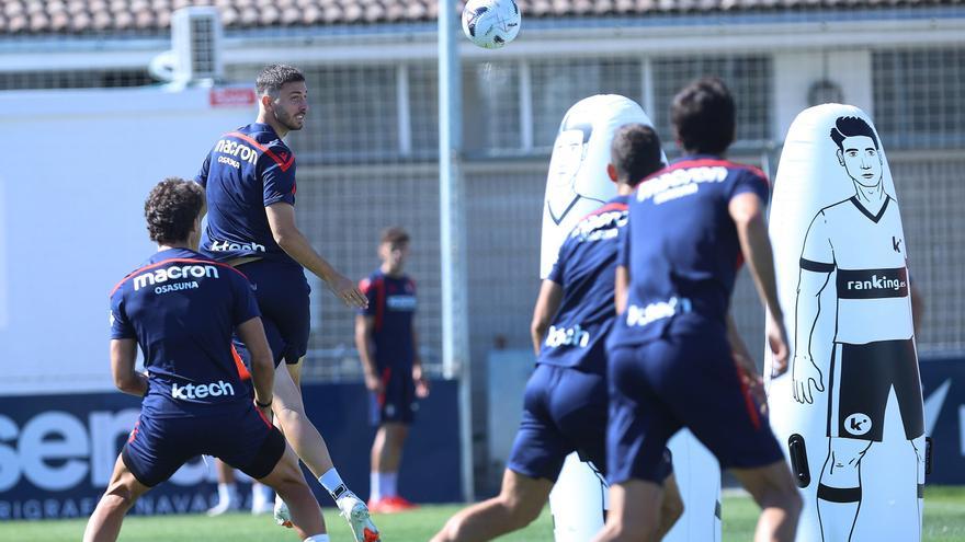 Osasuna se ejercita en Tajonar antes de recibir al Al-Ain
