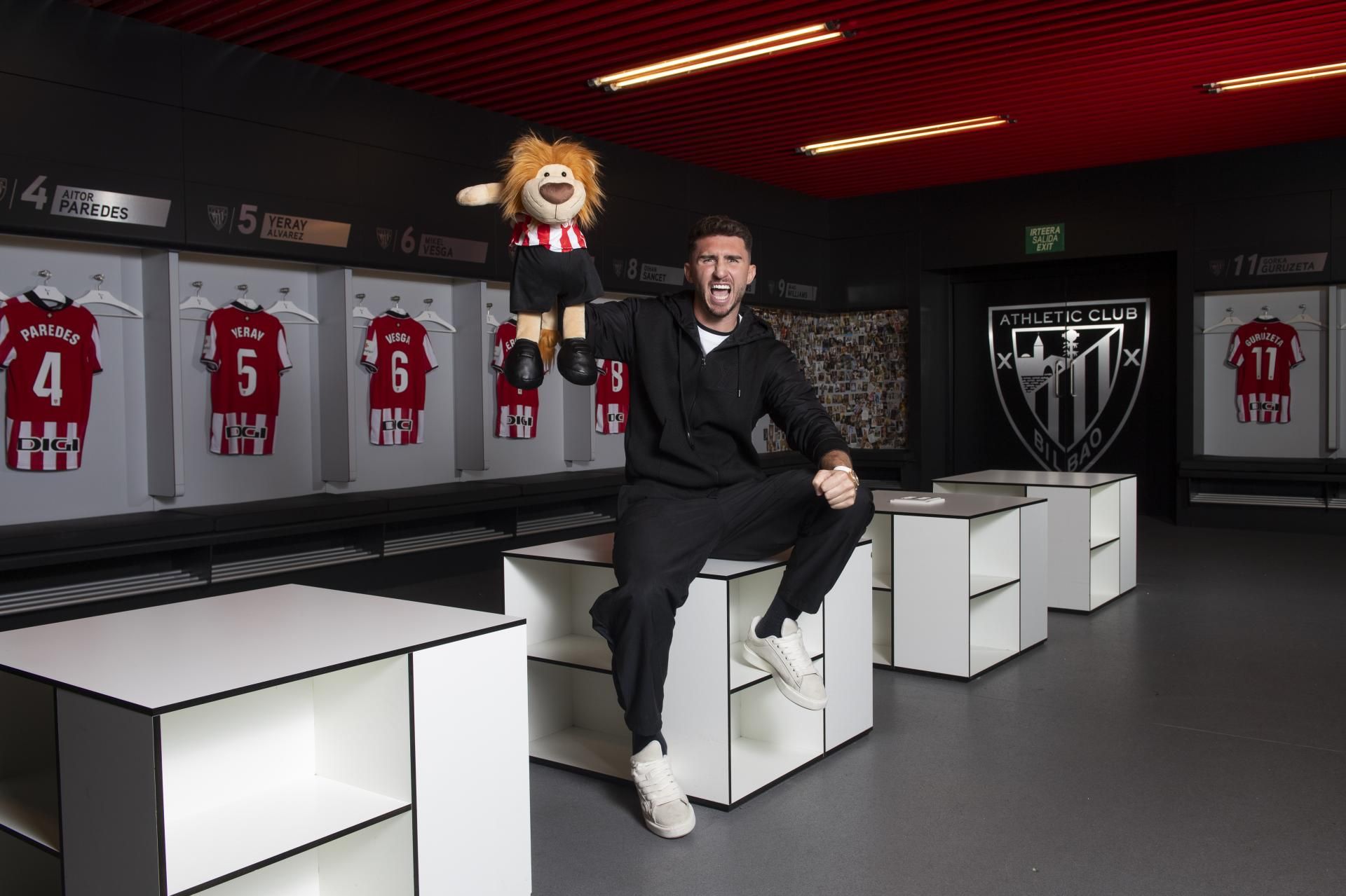 En imágenes: así luce de nuevo Laporte la camiseta del Athletic