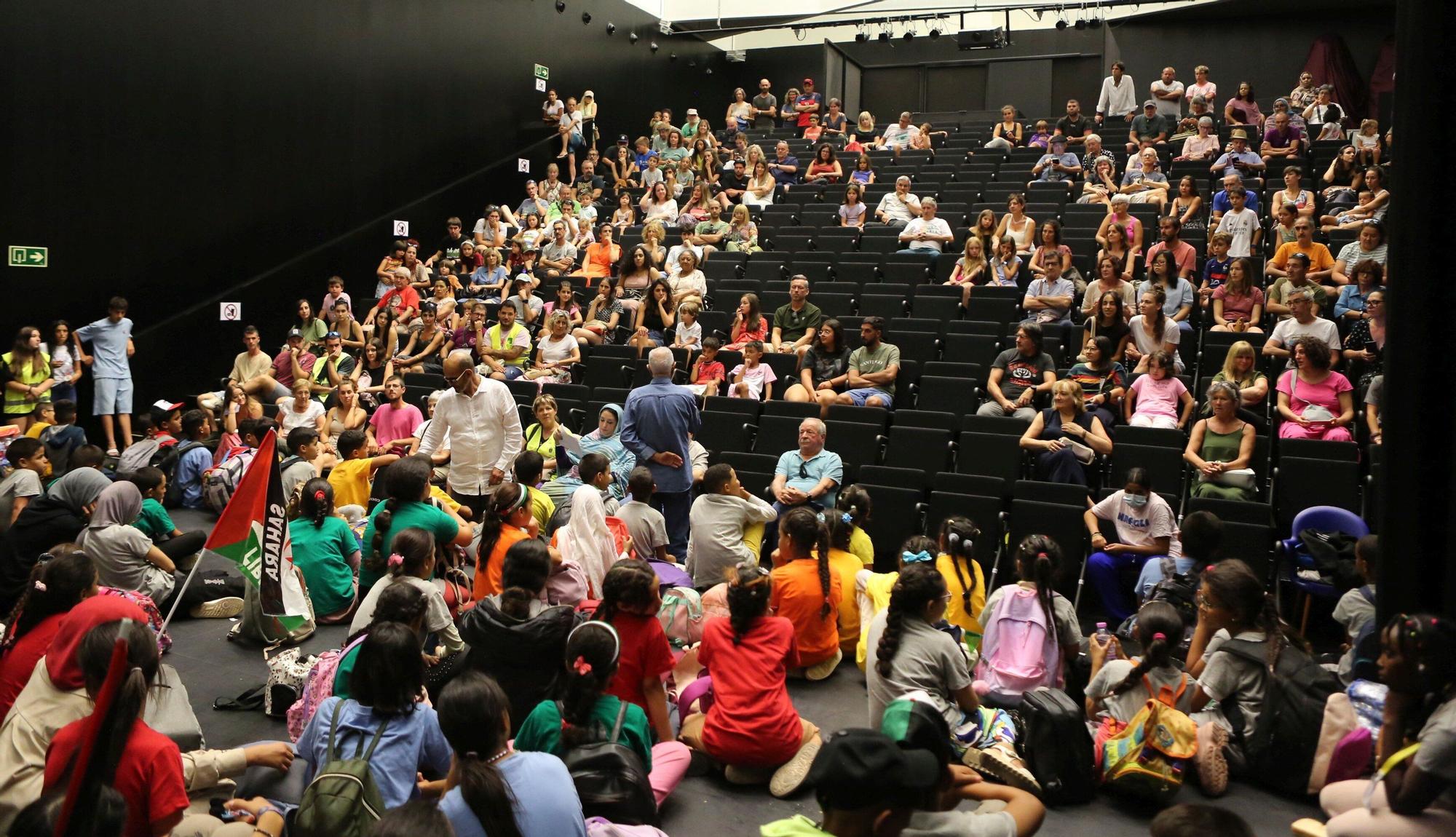 'Vacaciones en Paz': recepción a los niños saharauis que llegan a Navarra para pasar el verano