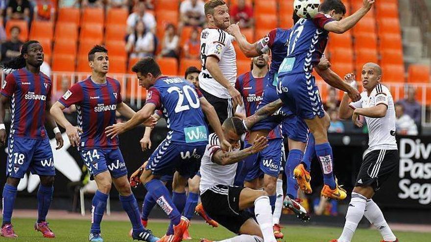 La plantilla del Eibar paga entradas a los aficionados que vayan a Getafe
