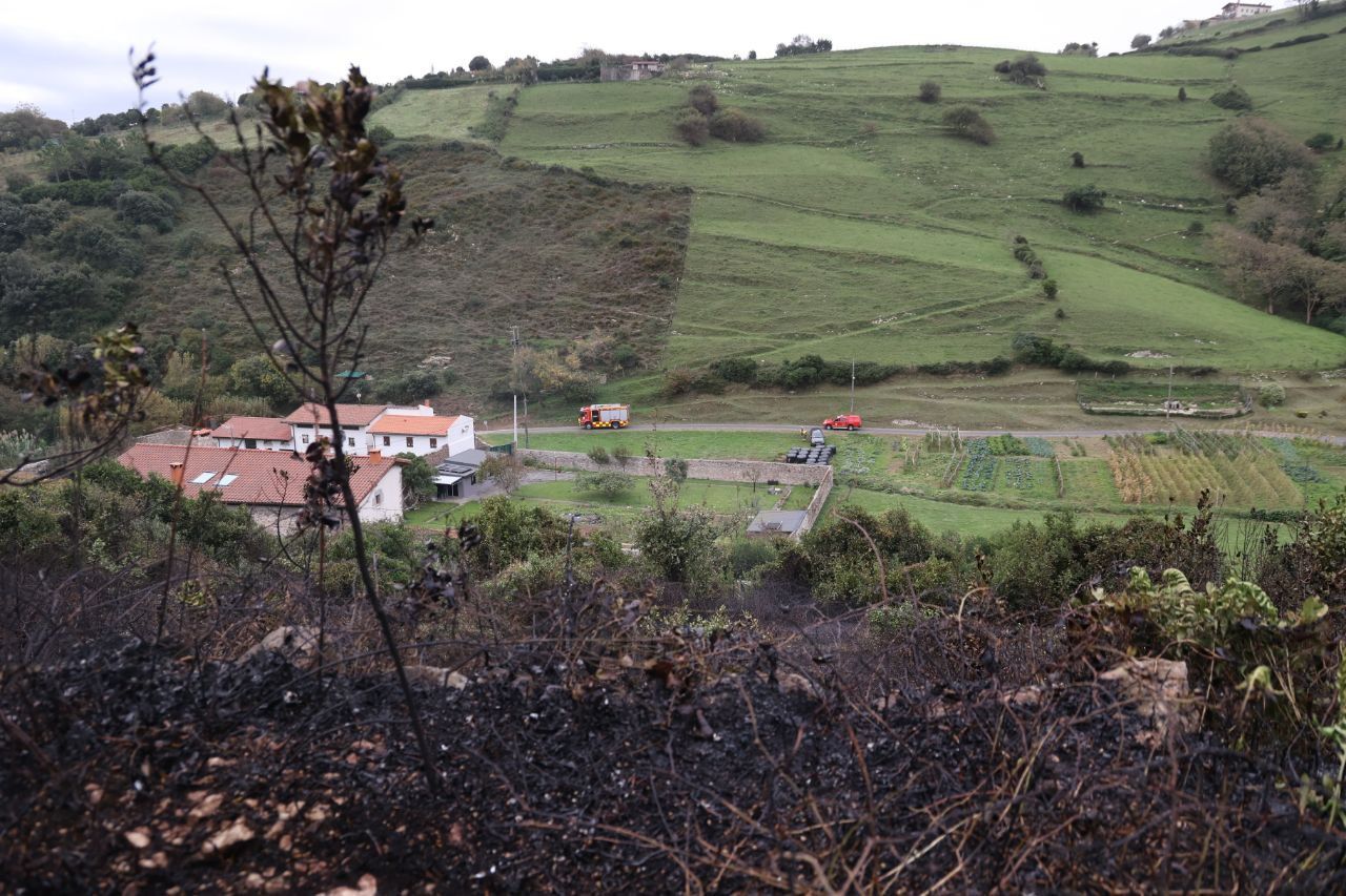 [Fotos] Incendio en Zumaia