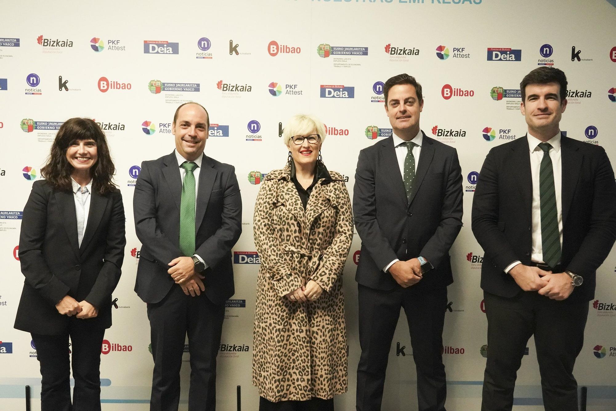 Idoia Postigo, Mikel Amundarain, Sandra Atutxa, Aritz Lekerika y Jon Ansoleaga siguieron de cerca la ceremonia de los Euskadi Sariak.