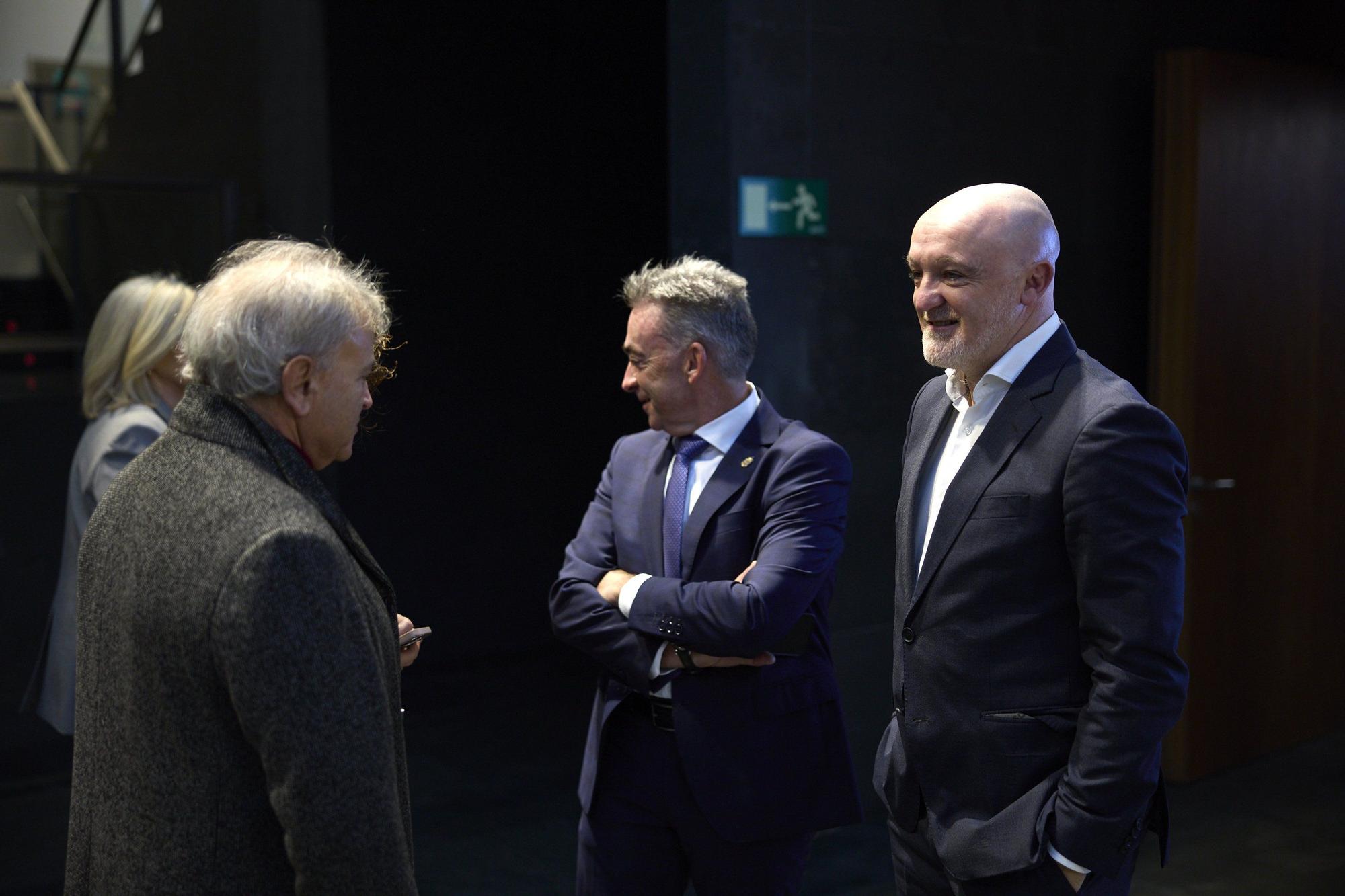 Fotos del pleno del Parlamento de Navarra (jueves 23 de octubre de 2025)