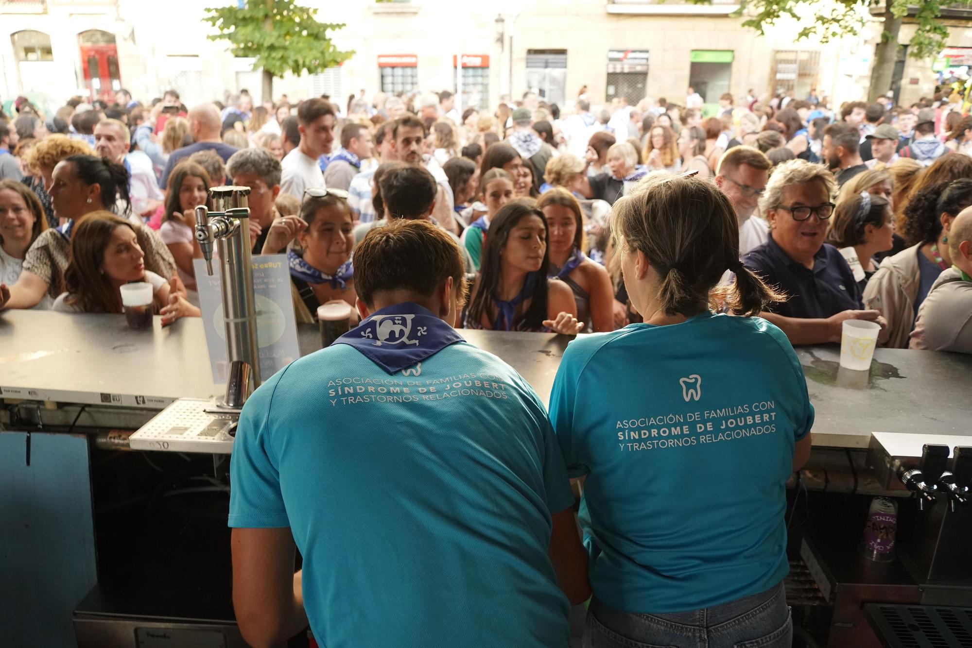 En imágenes: turno solidario por Aitana en la Pinpilinpauxa por Aste Nagusia