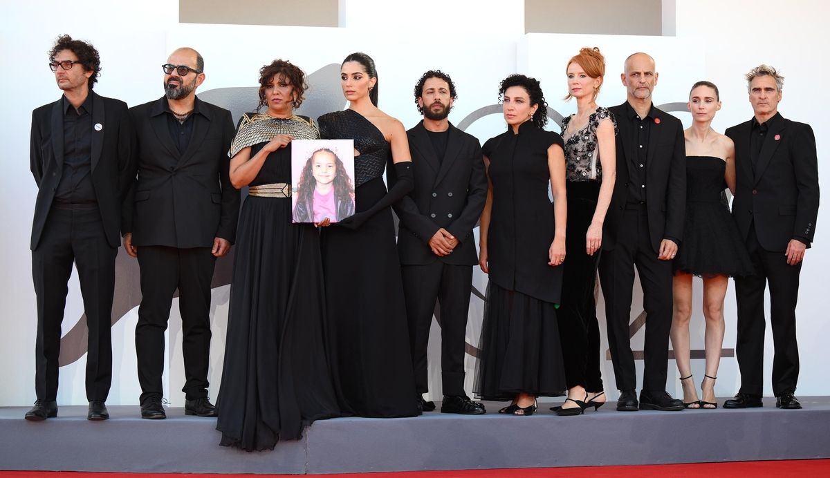 La alfombra roja del Festival de Venecia se tiñe de luto en el estreno de la película 'The voice of Hind Rajab'