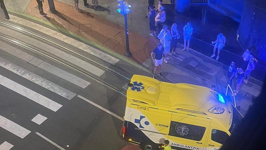 Le patean hasta dejarlo inconsciente en Bilbao: brutal agresión en la calle Buenos Aires