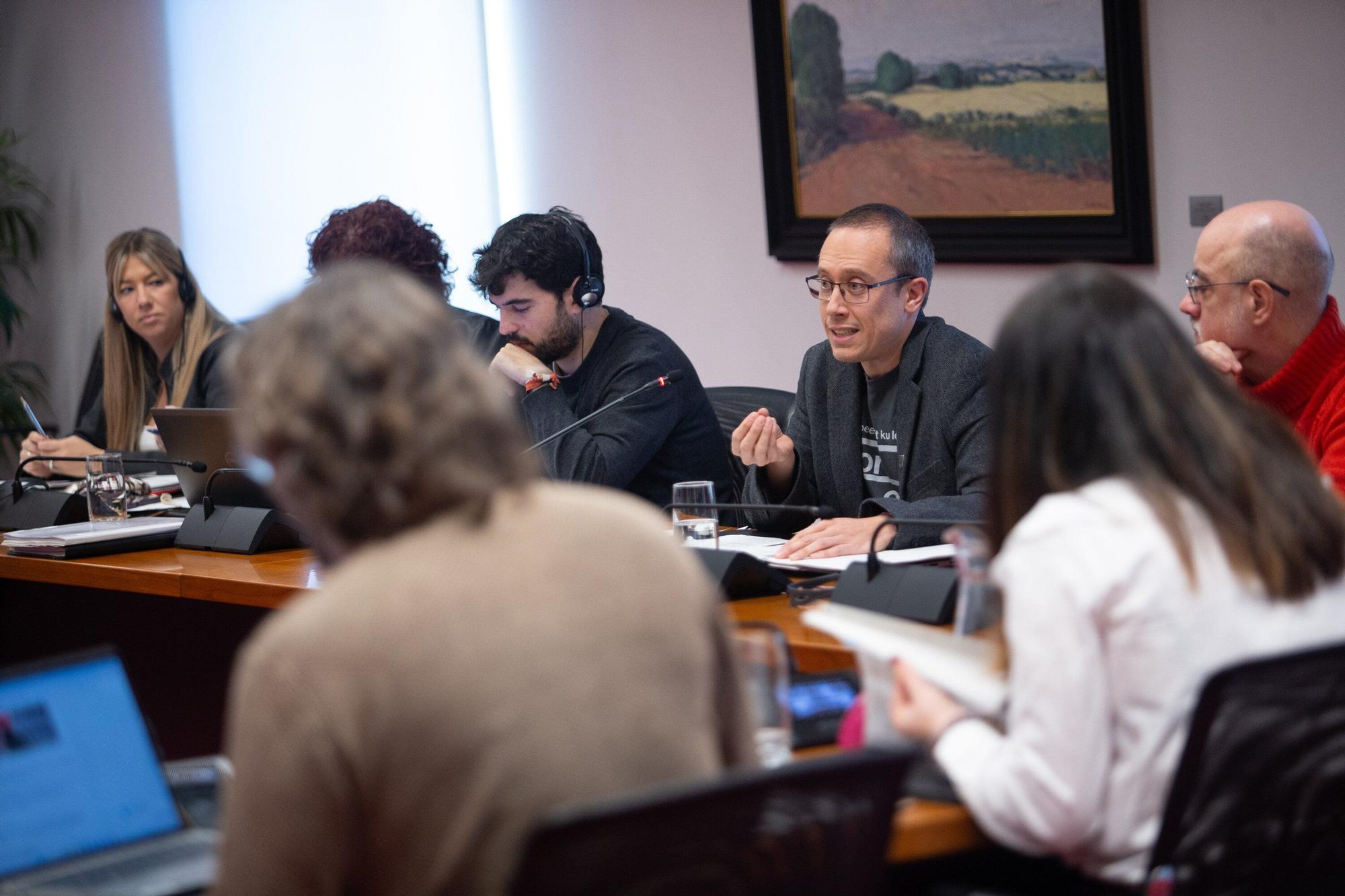 Fotos de la comisión de Economía y Hacienda
