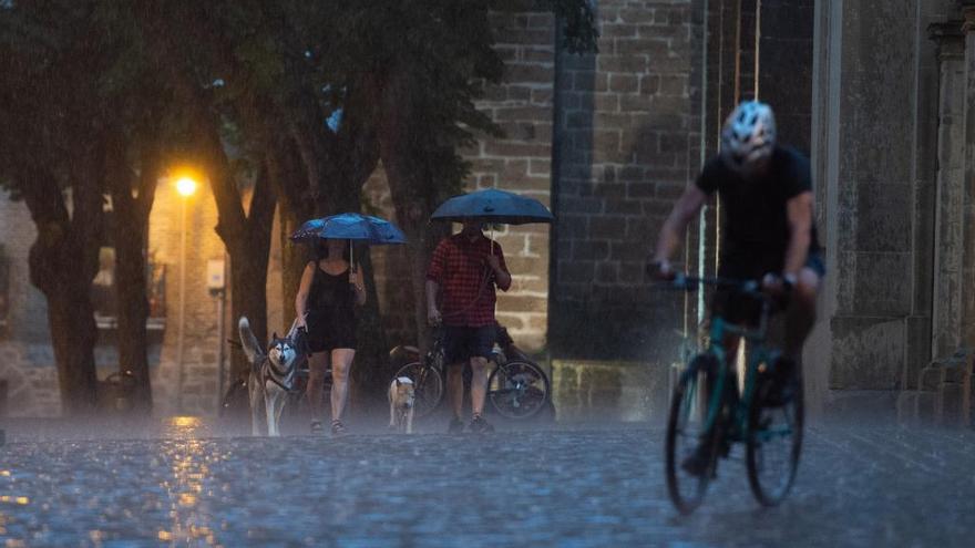 Navarra, en alerta ante las fuertes tormentas