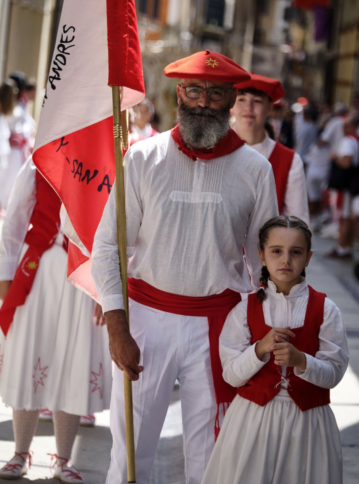 Fotos de la procesión y la pañuelada de este domingo en fiestas de Estella-Lizarra