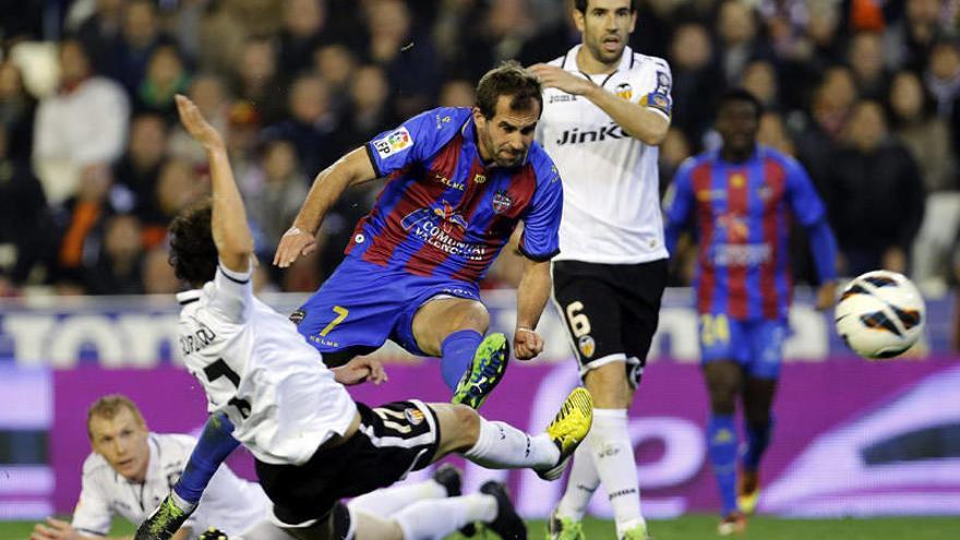 El Levante araña un punto en el derbi valenciano (2-2)