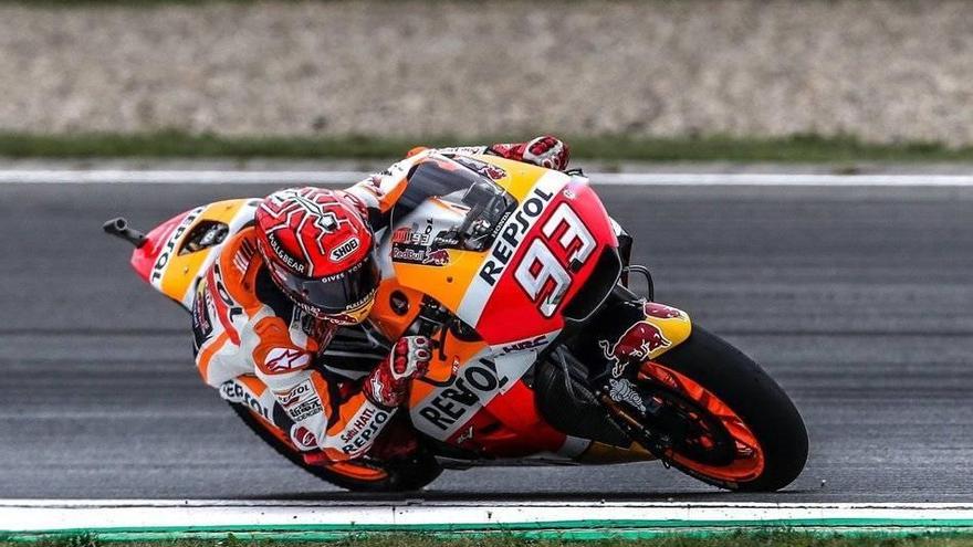 Márquez da una lección de estrategia