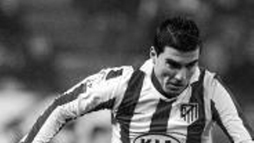 Reyes será el segundo delantero del Atlético