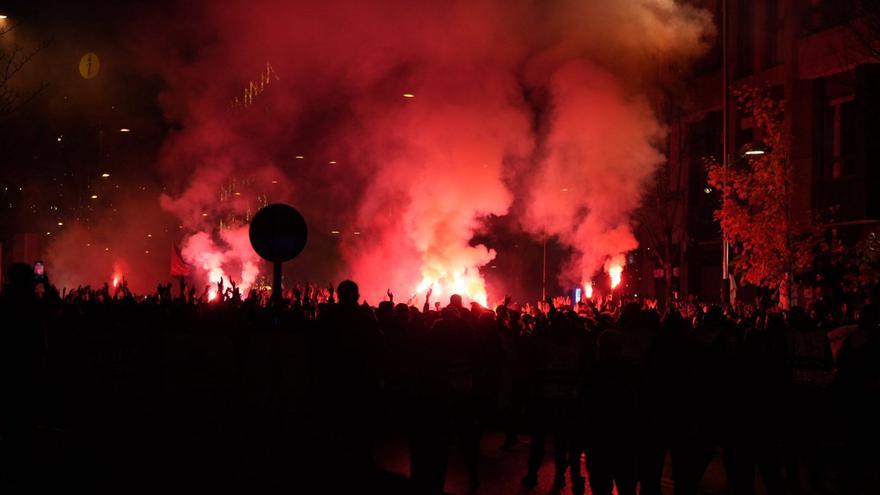 Los seguidores del PSG acceden a San Mamés sin incidentes