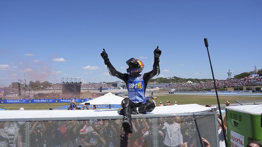 Álex Márquez ataja la racha de Bezzecchi y Aprilia