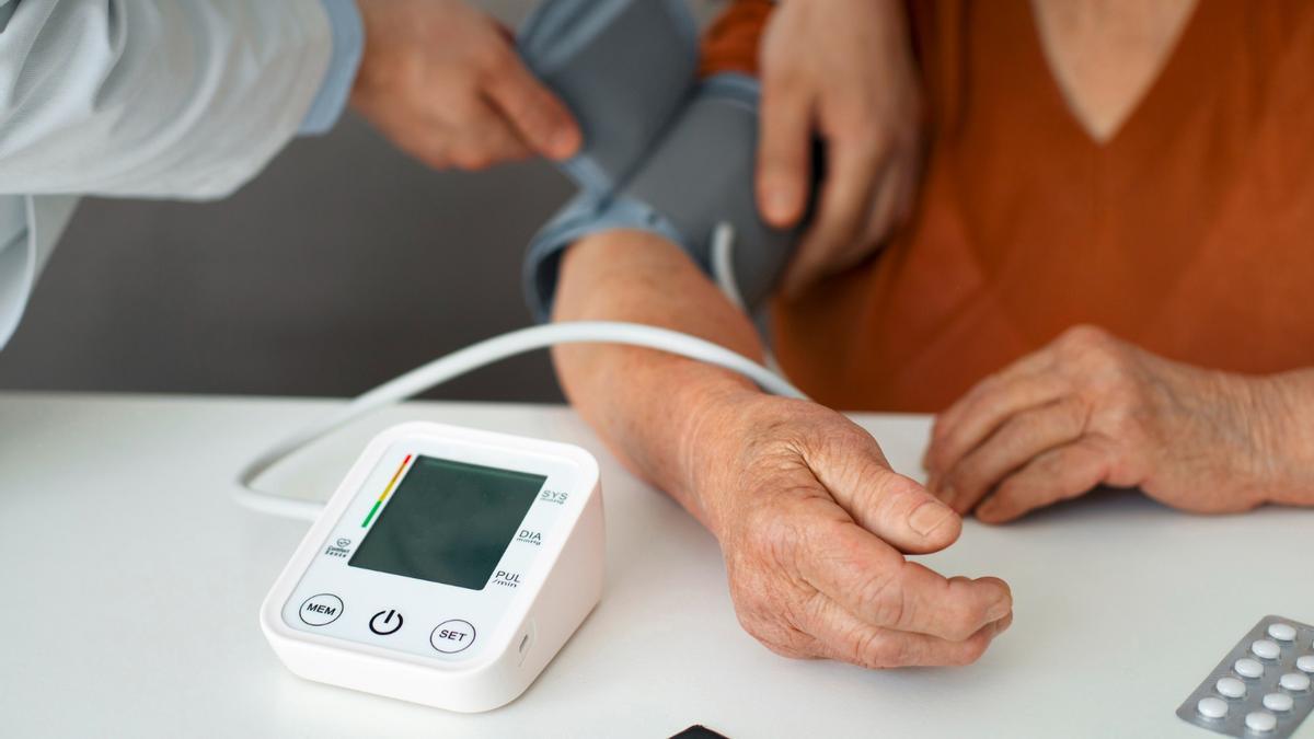 La hipertensión debe controlarse regularmente