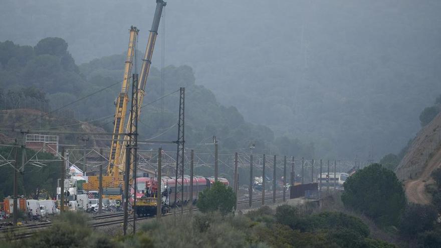 Una interventora del Alvia alertó del accidente al centro de mando de Atocha: "Tengo sangre en la cabeza"