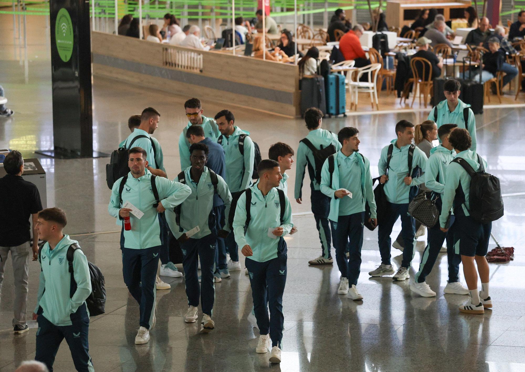 En imágenes: el Athletic pone rumbo a Newcastle