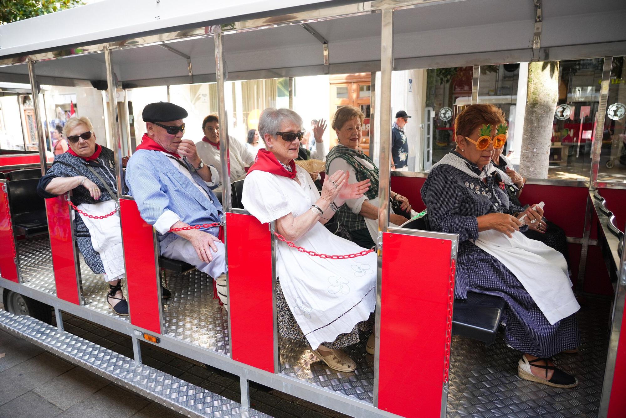 En imágenes: Blusas y neskas veteranos celebran su día grande en La Blanca