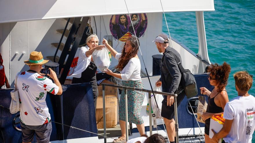Ada Colau y una activista gallega, entre las detenidas tras el asalto israelí a la flotilla