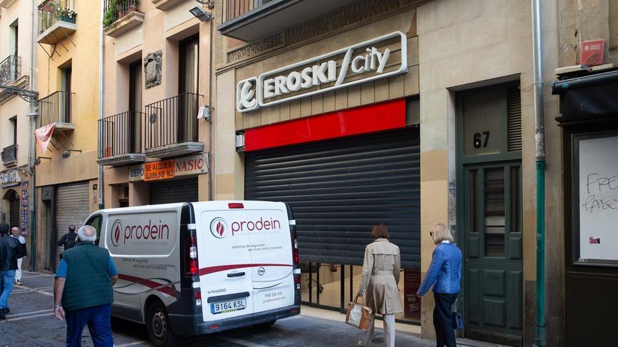 Eroski ultima los preparativos para abrir su nuevo supermercado en la calle Estafeta